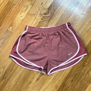 Nike Women’s Tempo Running Short Size Medium